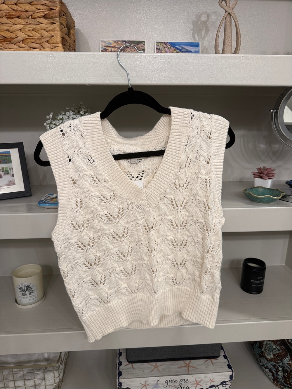 Women's Loft off white / Cream Cable Knit V-Neck Sweater Vest
